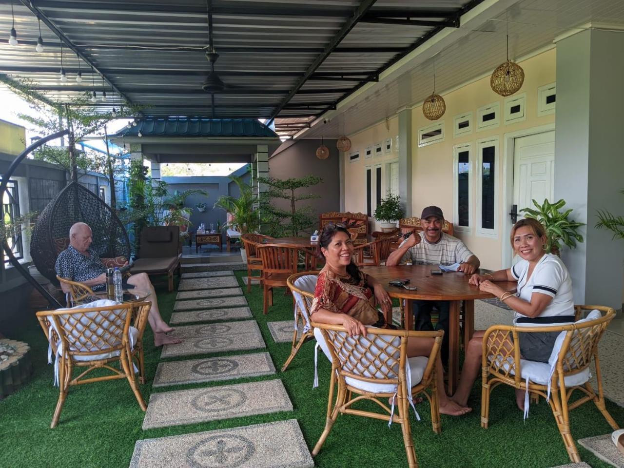 La Geiro Villa Labuan Bajo Buitenkant foto