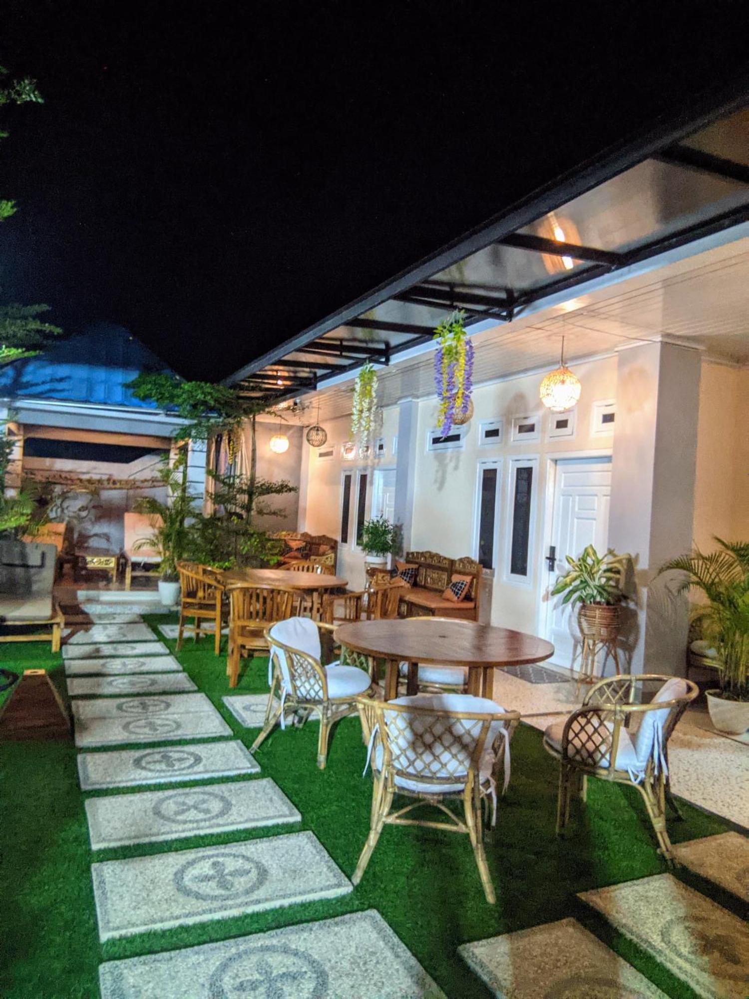 La Geiro Villa Labuan Bajo Buitenkant foto