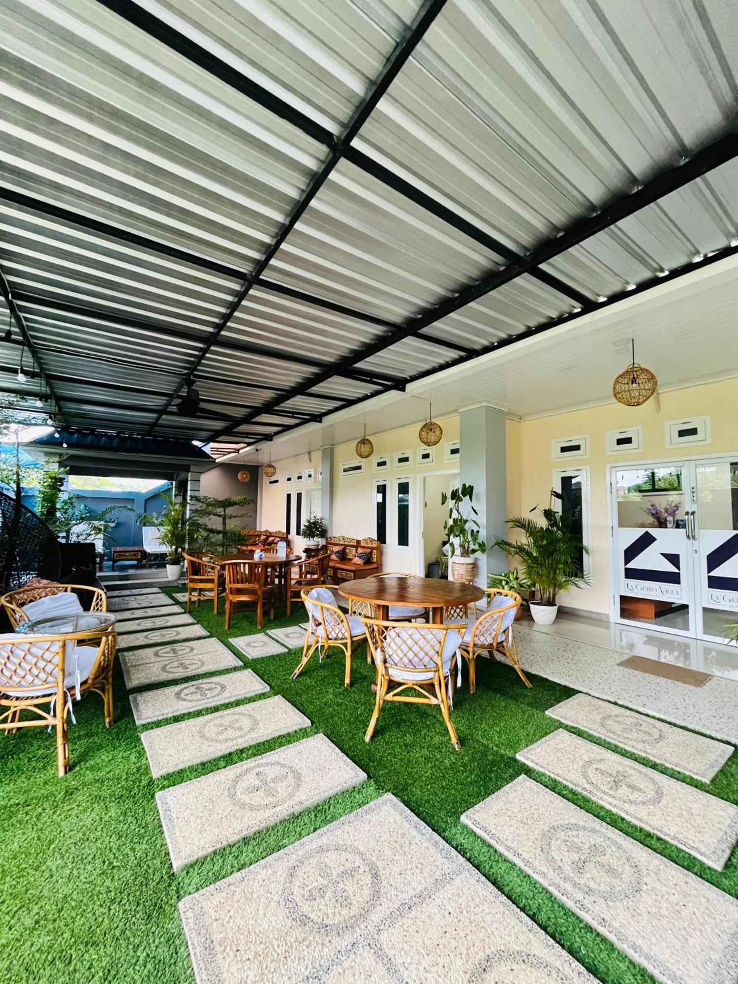 La Geiro Villa Labuan Bajo Buitenkant foto
